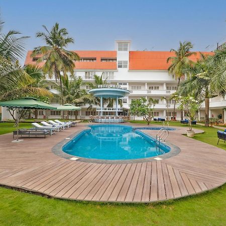 White Wharf Beach Resort Morjim Goa Экстерьер фото