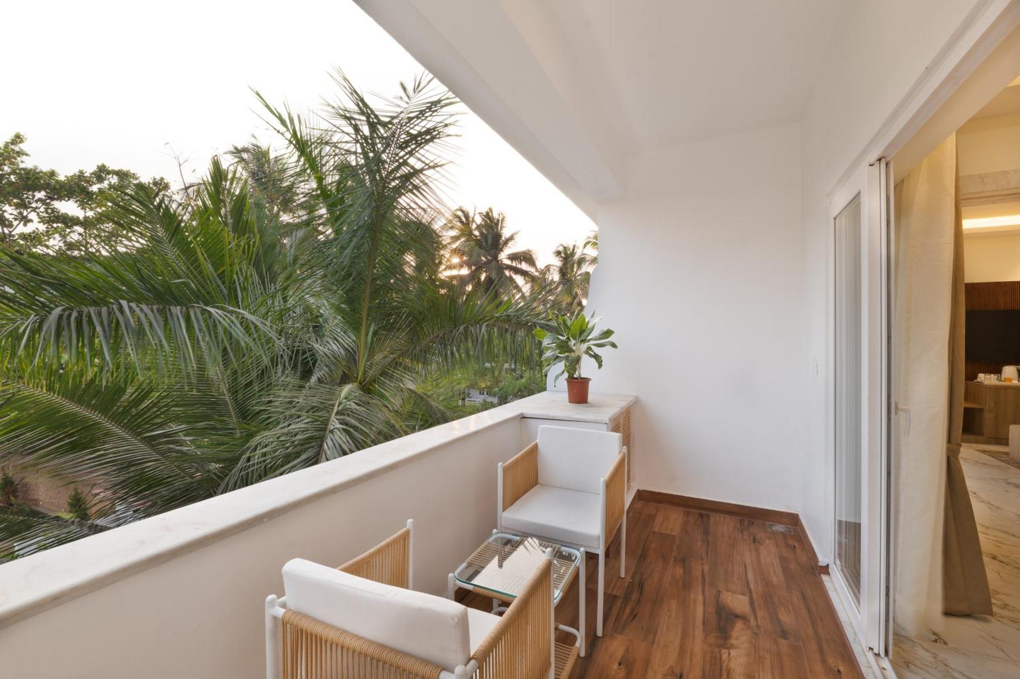 White Wharf Beach Resort Morjim Goa Экстерьер фото