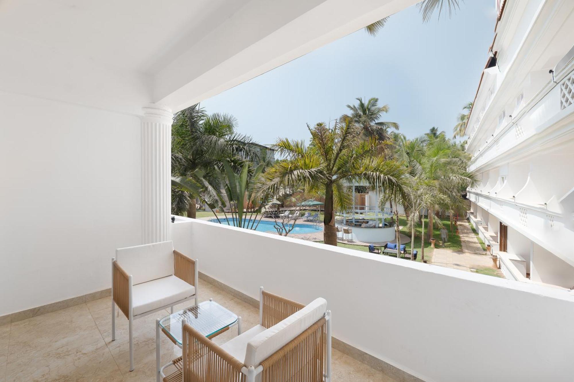 White Wharf Beach Resort Morjim Goa Экстерьер фото