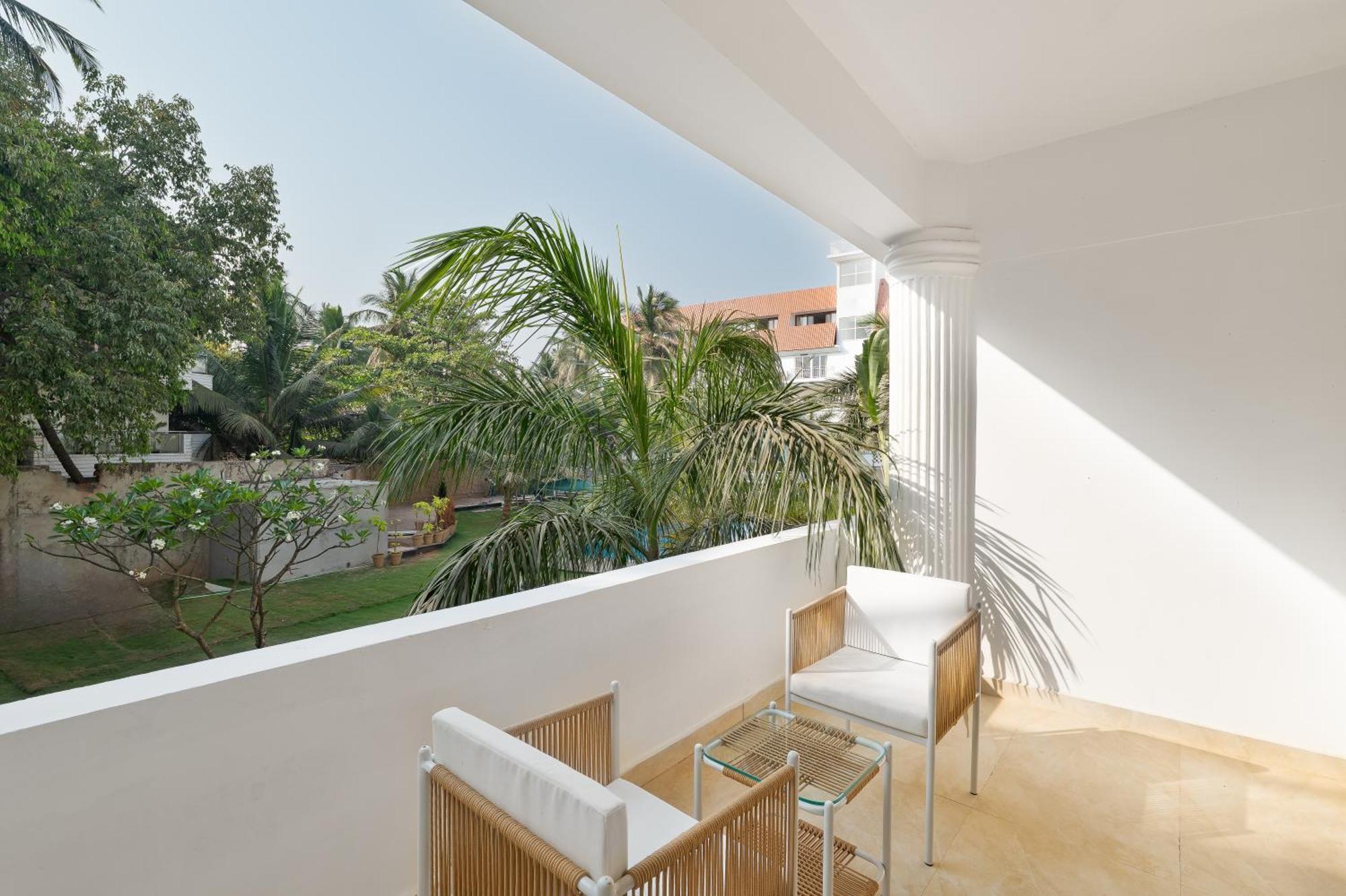 White Wharf Beach Resort Morjim Goa Экстерьер фото