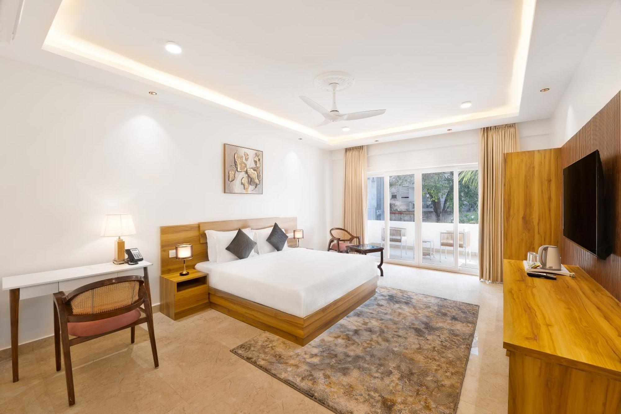 White Wharf Beach Resort Morjim Goa Экстерьер фото
