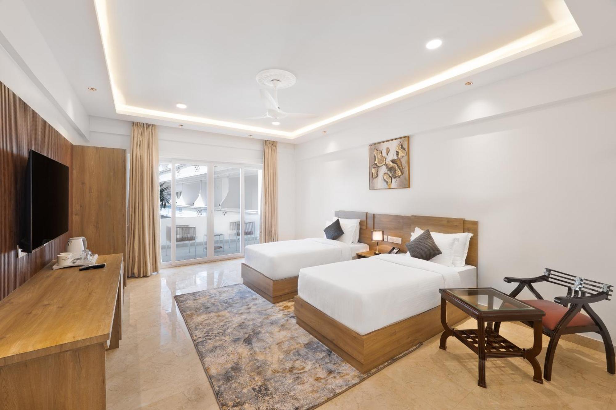White Wharf Beach Resort Morjim Goa Экстерьер фото