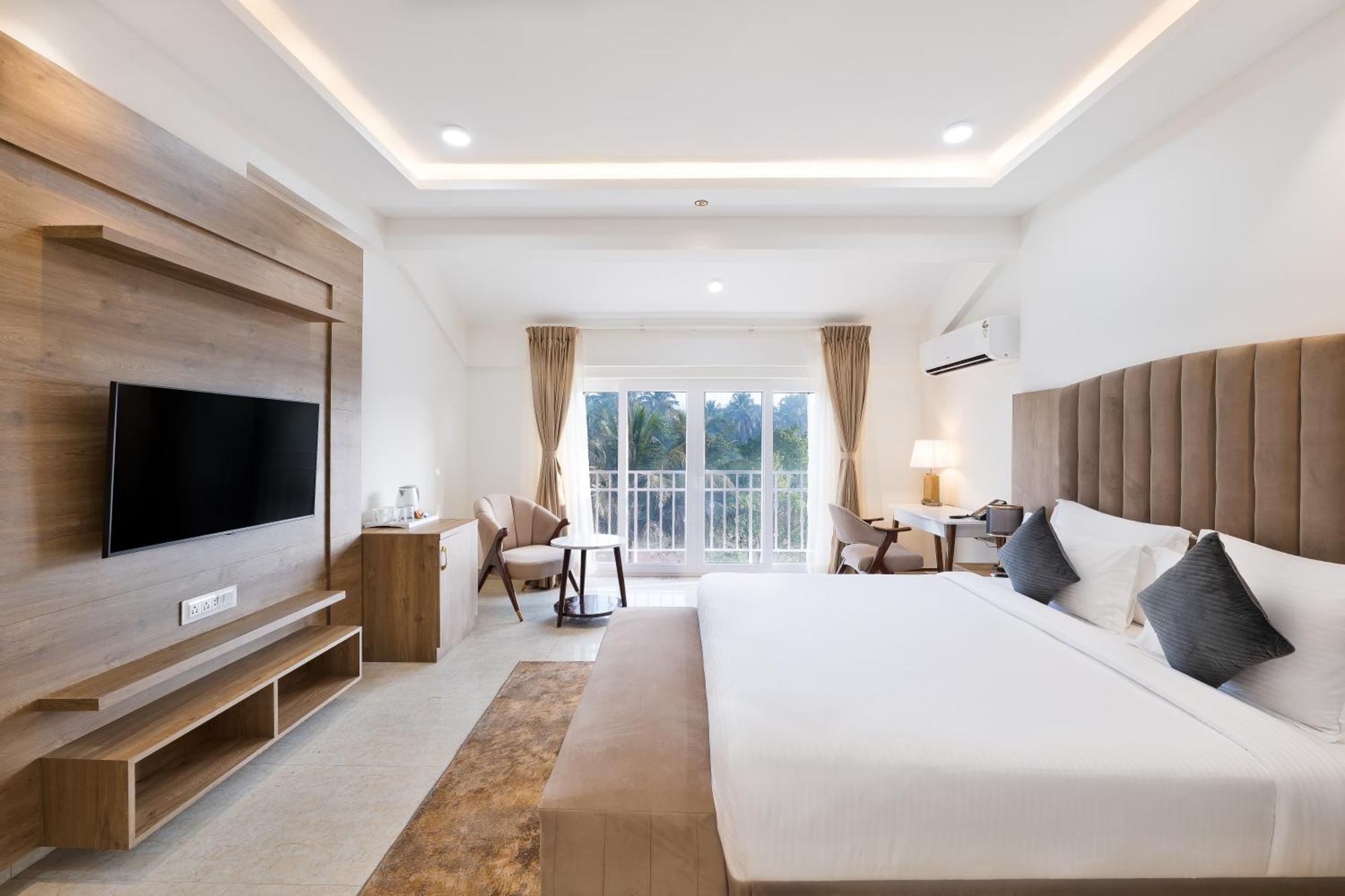White Wharf Beach Resort Morjim Goa Экстерьер фото