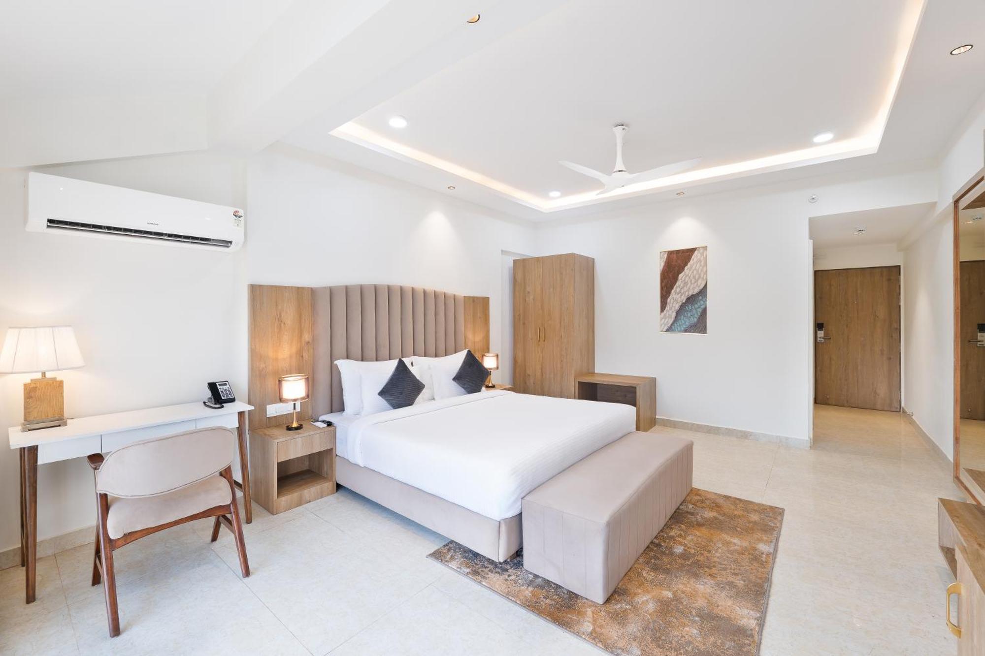 White Wharf Beach Resort Morjim Goa Экстерьер фото